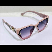 Load image into Gallery viewer, Tan LV
