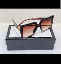 Load image into Gallery viewer, Sunglasses
