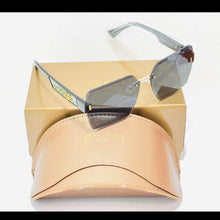 Load image into Gallery viewer, Sunglasses
