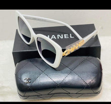 Load image into Gallery viewer, Sunglasses
