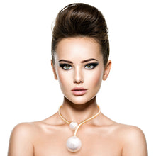 Load image into Gallery viewer, Cream Pearl Hinge Choker
