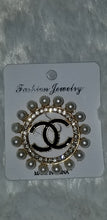 Load image into Gallery viewer, Assorted Designer Inspired Brooches
