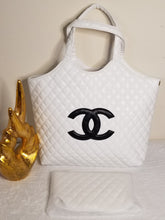 Load image into Gallery viewer, Hiend CC Handbag
