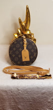 Load image into Gallery viewer, Beautiful Round Luxury handbag
