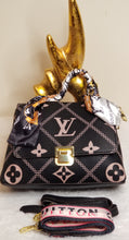 Load image into Gallery viewer, Dainty LV Handbag

