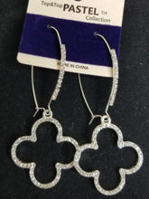 Load image into Gallery viewer, Crystal Flowers Earrings
