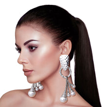 Load image into Gallery viewer, Silver Pearl Heavy Drop Earrings
