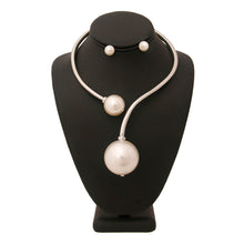 Load image into Gallery viewer, White Pearl Hinge Choker
