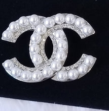 Load image into Gallery viewer, Assorted Designer Inspired Brooches
