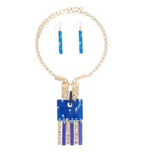 Load image into Gallery viewer, Marbled Blue Geometric Pendant Set
