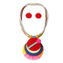 Load image into Gallery viewer, Metal and Raffia Pendant Necklace Set
