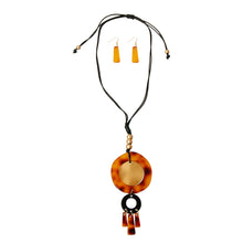 Load image into Gallery viewer, Round Tortoiseshell and Gold Pendant Set
