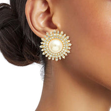 Load image into Gallery viewer, Cream Pearl Stone Burst Studs

