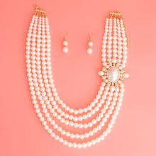 Load image into Gallery viewer, Cream 5 Strand Vintage Pearl Set
