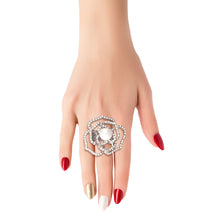 Load image into Gallery viewer, Silver Cut Out Flower Pearl Ring
