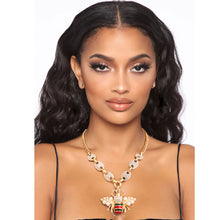 Load image into Gallery viewer, Rhinestone Link Designer Bee Necklace
