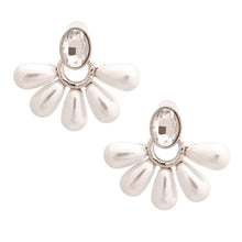 Load image into Gallery viewer, Silver Stud Fan Pearl Earrings
