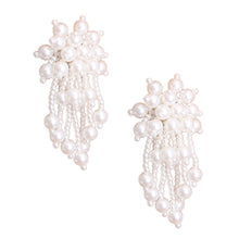 Load image into Gallery viewer, Cream Ball Pearl Cluster Studs
