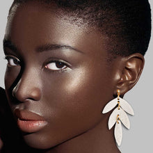 Load image into Gallery viewer, Pale Pink Clay Leaf Shape Bridal Earrings
