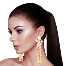Load image into Gallery viewer, Gold Metal Fringe Flower Earrings

