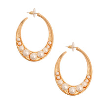 Load image into Gallery viewer, Gold and Pearl Oval Hoops
