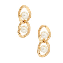 Load image into Gallery viewer, Gold Link Pearl Earrings
