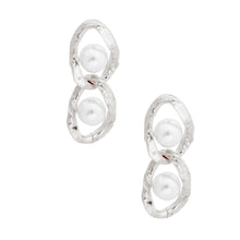 Load image into Gallery viewer, Silver Link Pearl Earrings
