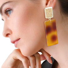 Load image into Gallery viewer, Brown Tortoiseshell Earrings
