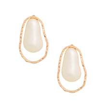 Load image into Gallery viewer, Gold Pearl Organic Teardrop Clip-Ons
