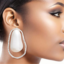 Load image into Gallery viewer, Silver Pearl Organic Teardrop Clip-Ons
