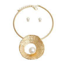 Load image into Gallery viewer, Gold Pearl Oyster Necklace
