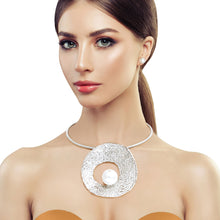 Load image into Gallery viewer, Silver Pearl Oyster Necklace
