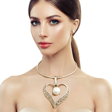 Load image into Gallery viewer, Silver Filigree Heart Pearl Necklace
