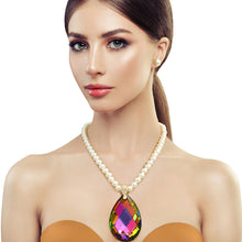 Load image into Gallery viewer, Pearl Pink Green Teardrop Necklace
