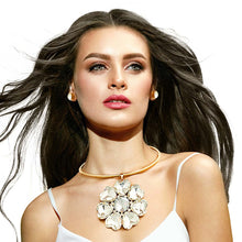 Load image into Gallery viewer, Gold Crystal Heart Flower Necklace
