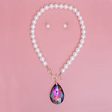 Load image into Gallery viewer, Toggle Pearl Pink Green Teardrop Necklace
