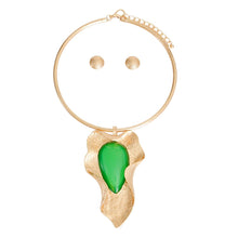Load image into Gallery viewer, Curved Leaf Green Resin Pendant Set

