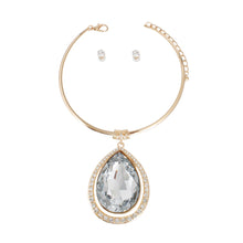Load image into Gallery viewer, Halo Clear Teardrop Gold Choker
