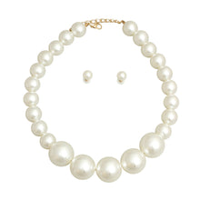 Load image into Gallery viewer, Chunky Single Strand Cream Pearls
