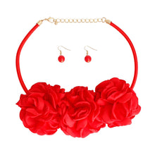 Load image into Gallery viewer, Red Triple Fabric Flower Set
