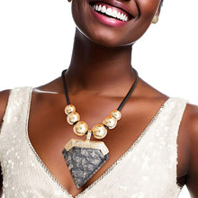 Load image into Gallery viewer, Black Diamond Shaped Pendant Set
