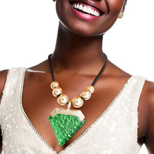 Load image into Gallery viewer, Green Diamond Shaped Pendant Set
