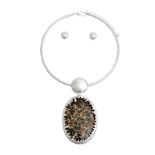 Load image into Gallery viewer, Oval Black Confetti Silver Collar
