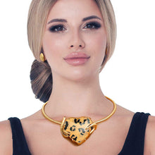 Load image into Gallery viewer, Leopard Heart Rigid Collar Set
