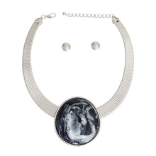 Load image into Gallery viewer, Silver Omega Round Black Resin Set
