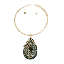 Load image into Gallery viewer, Pendant Necklace Gold Green Teardrop for Women

