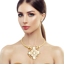 Load image into Gallery viewer, Gold Filigree Crystal Flower Set
