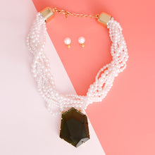 Load image into Gallery viewer, Green Crystal Twisted Pearl Set
