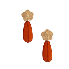 Load image into Gallery viewer, Gold and Brown Resin Earrings
