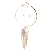 Load image into Gallery viewer, Gold Rigid Collar Jumbo Pearl Necklace
